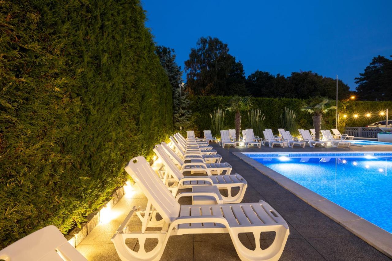 Bed and Breakfast Ambre Mare - Wypoczynek Pod Palmami Pobierowo Exterior foto